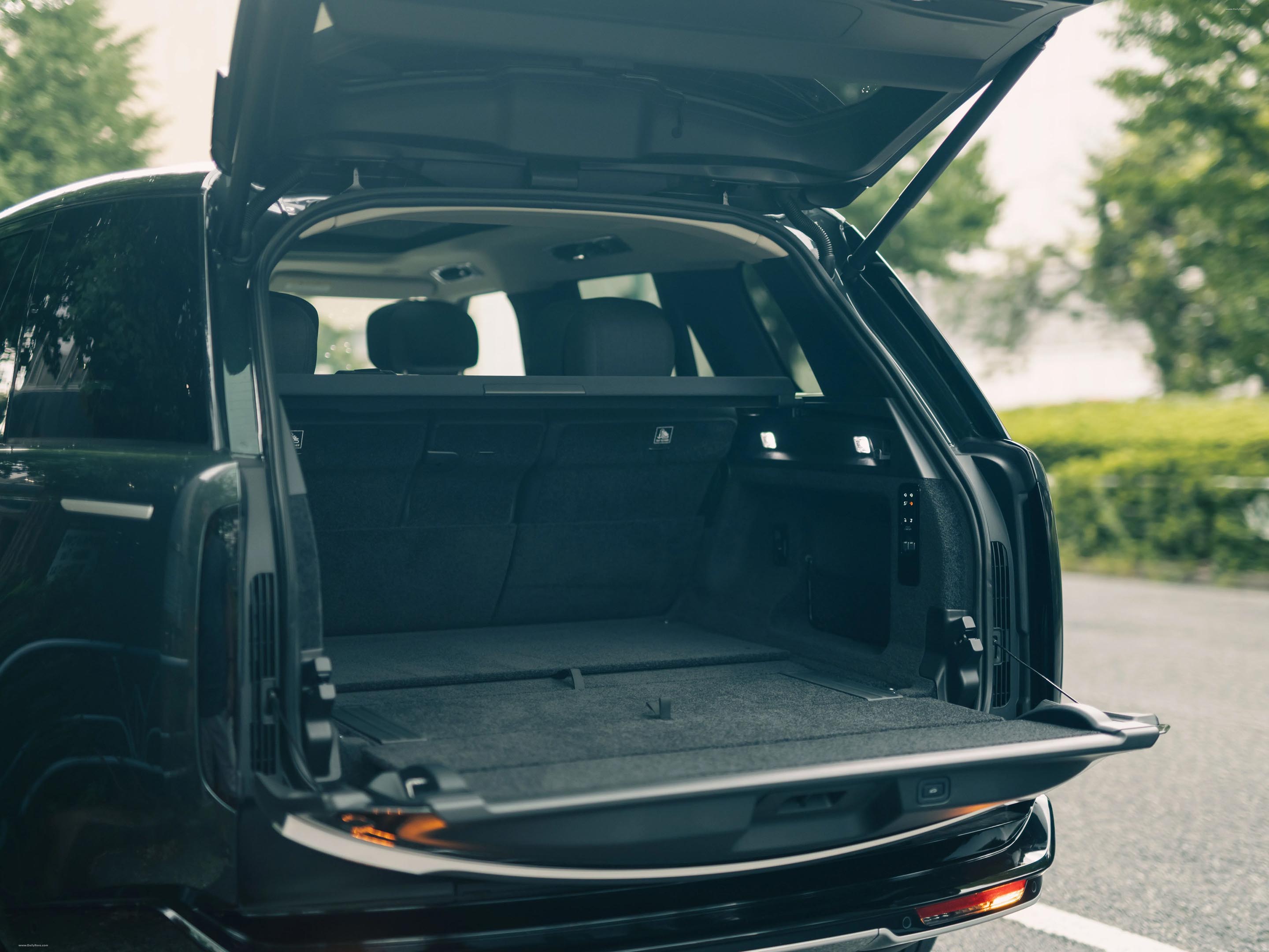 2023 Land Rover Range Rover Japanese Version Stunning HD Photos, Videos, Specs, Features